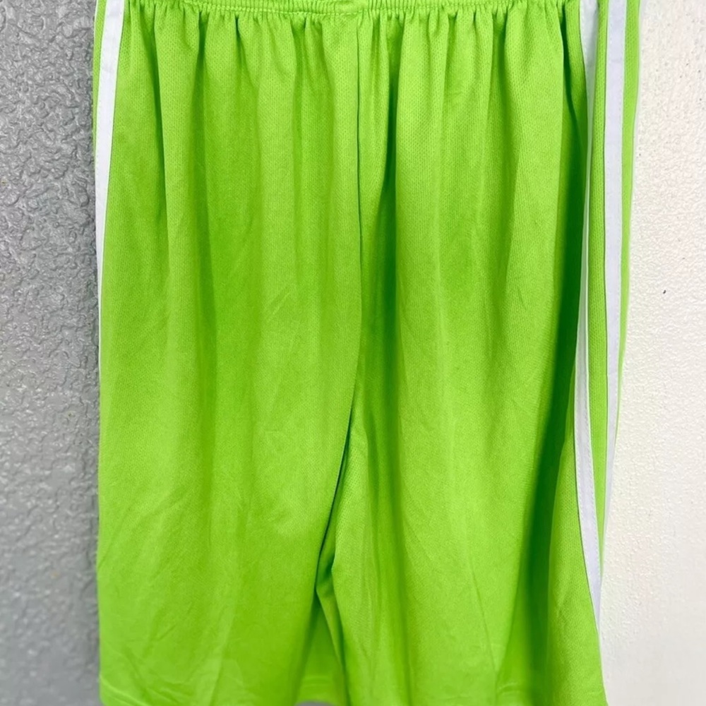 NWT- Adidas Real Madrid jersey set size medium Green - Picture 2 of 12